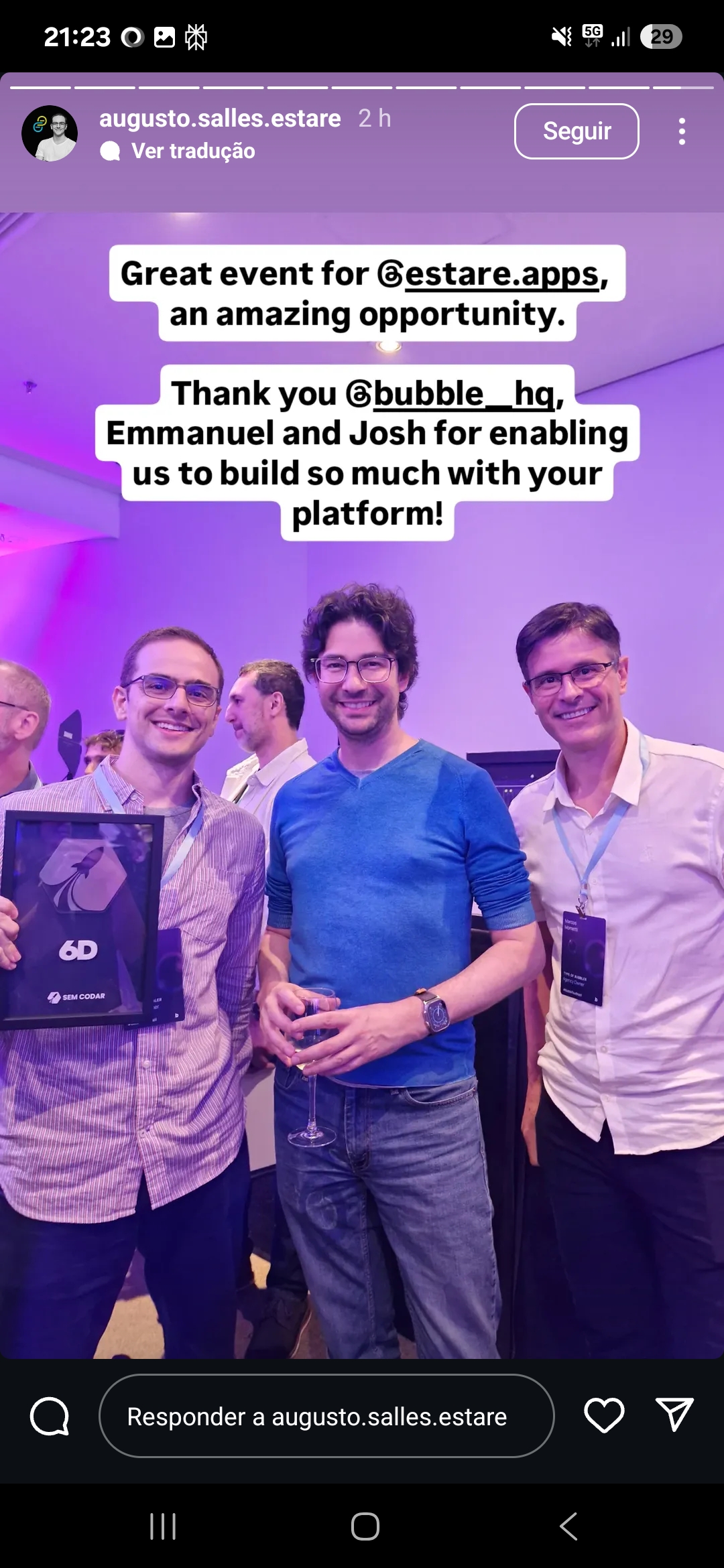 Placa comemorativa de aluno